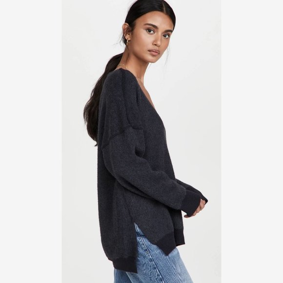 FREE PEOPLE Sweater Weather Size XS V-Neck Oversized Black Thick Knit NEW $128 - Picture 2 of 9